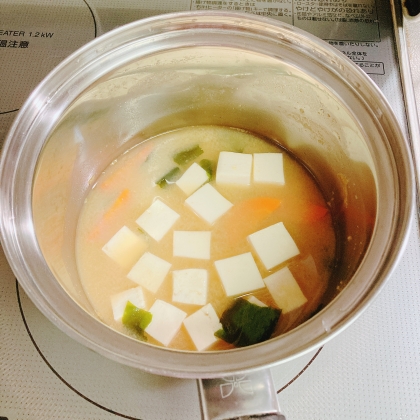 豆腐☆野菜☆わかめのお味噌汁