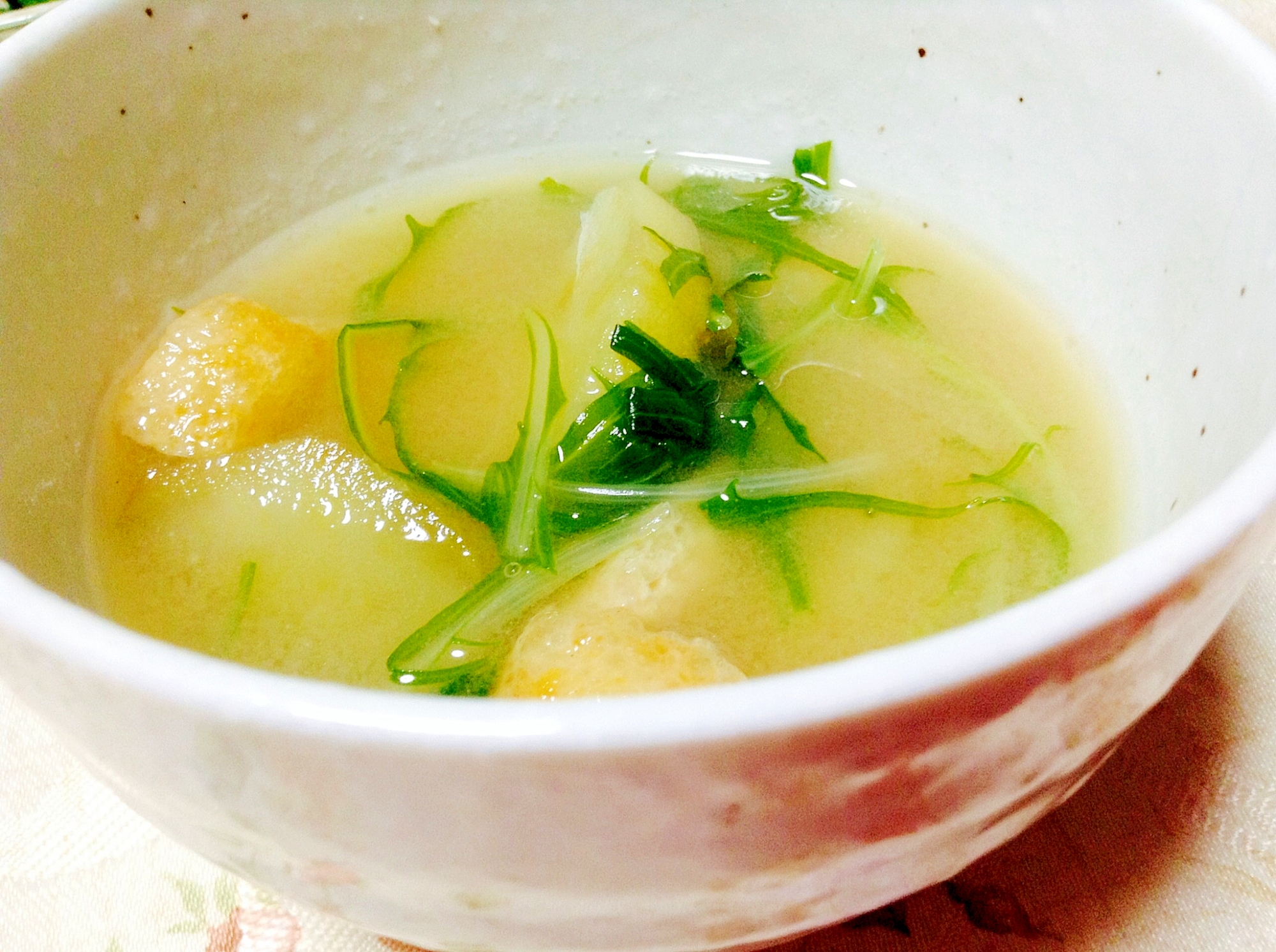 にんにく香る♡さつま芋と水菜と油揚げのお味噌汁