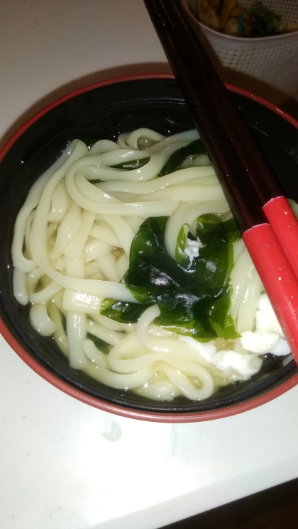 麺つゆいらず♪昆布茶わかめうどん