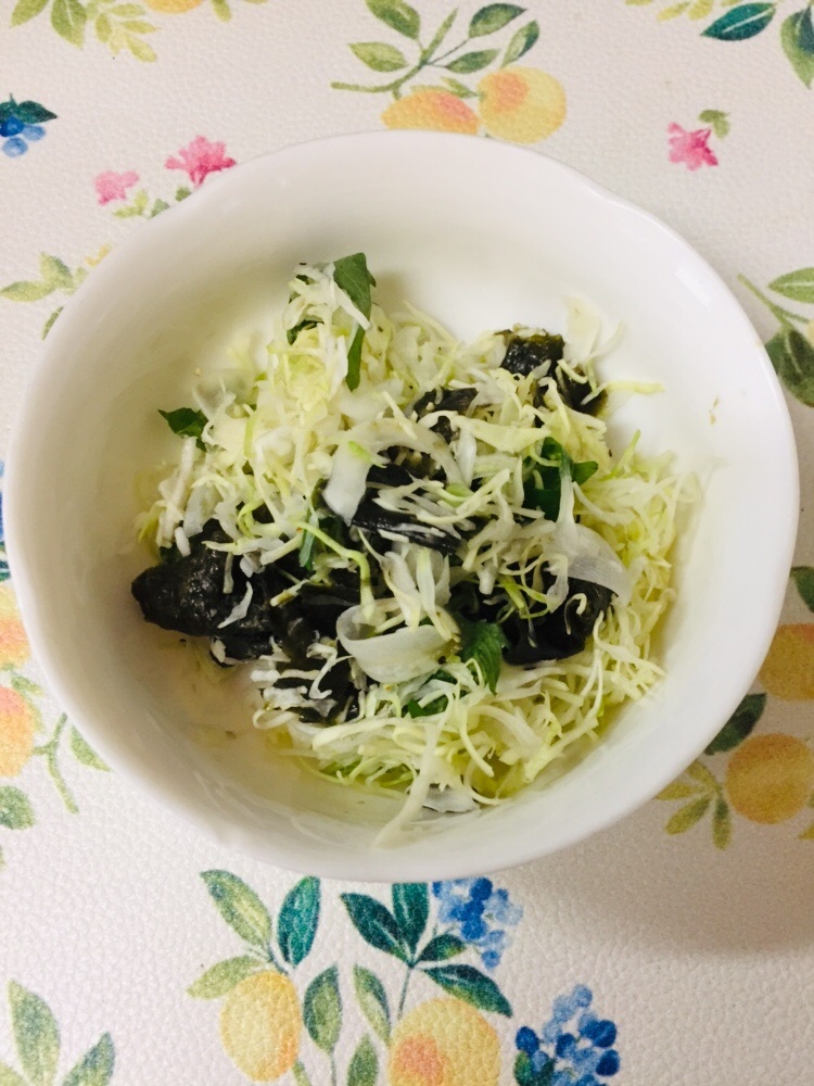 キャベツと海苔と紫蘇のあっさり塩和え