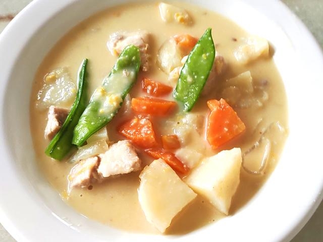ルーから手作り!鶏肉と野菜のコーンクリームシチュー