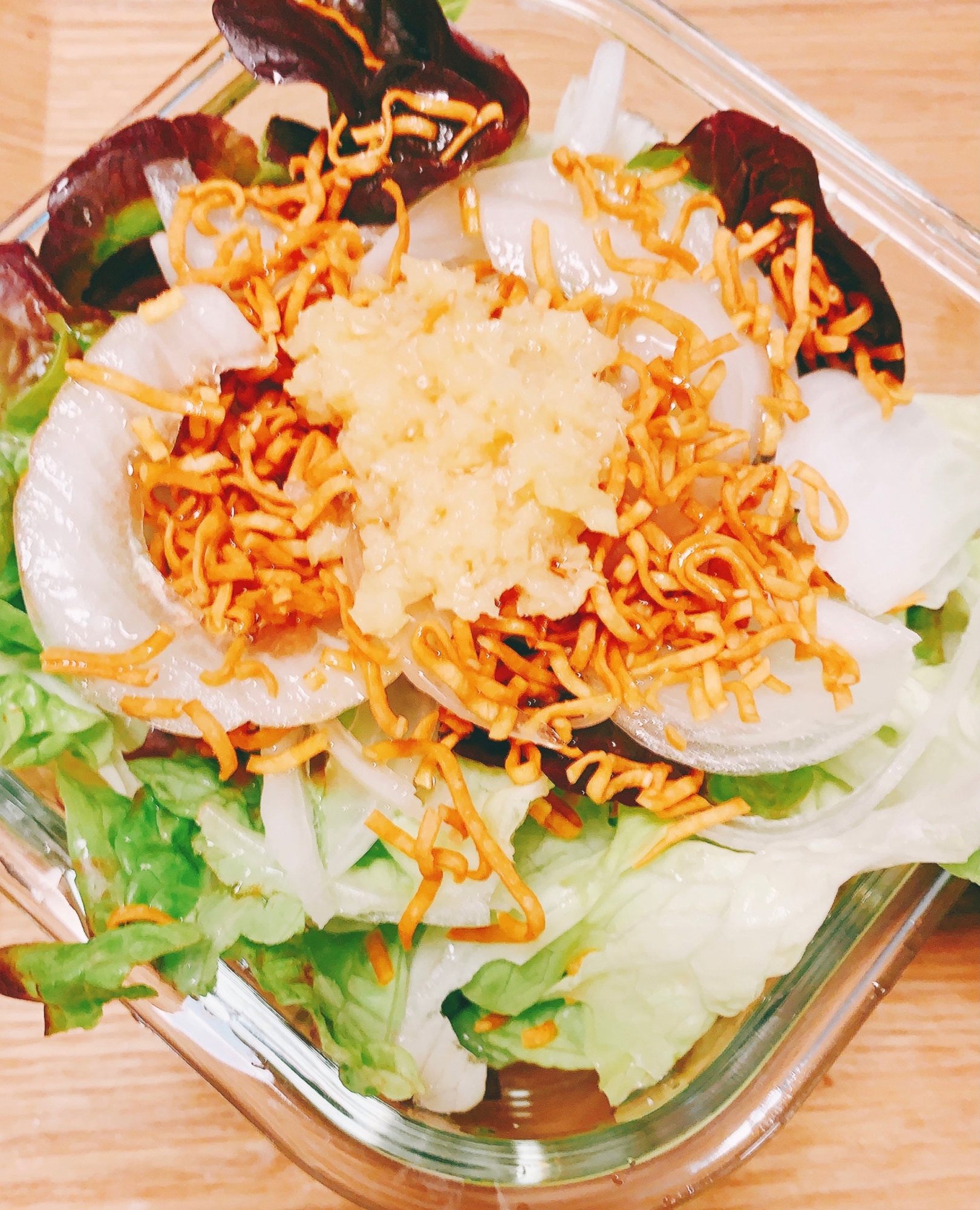 パリパリチキンラーメン☆レタスと玉ねぎの生姜サラダ