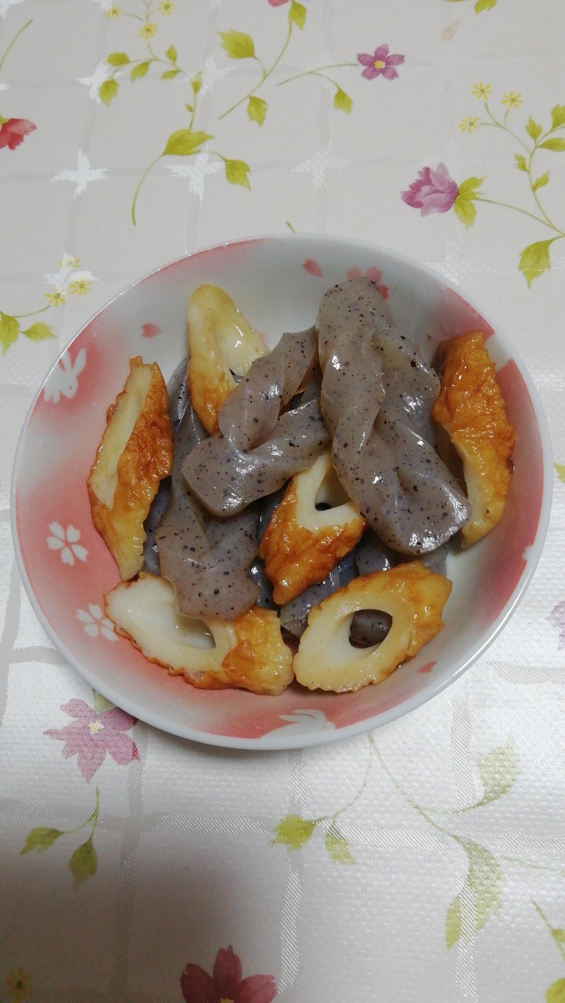 竹輪と蒟蒻の煮物