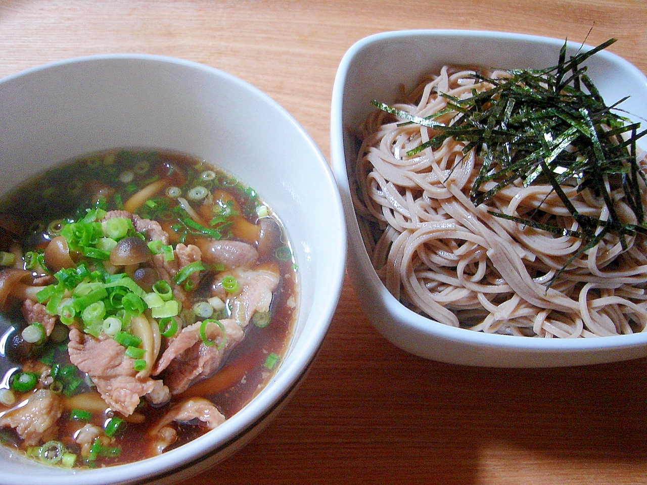きのこ肉つけ蕎麦