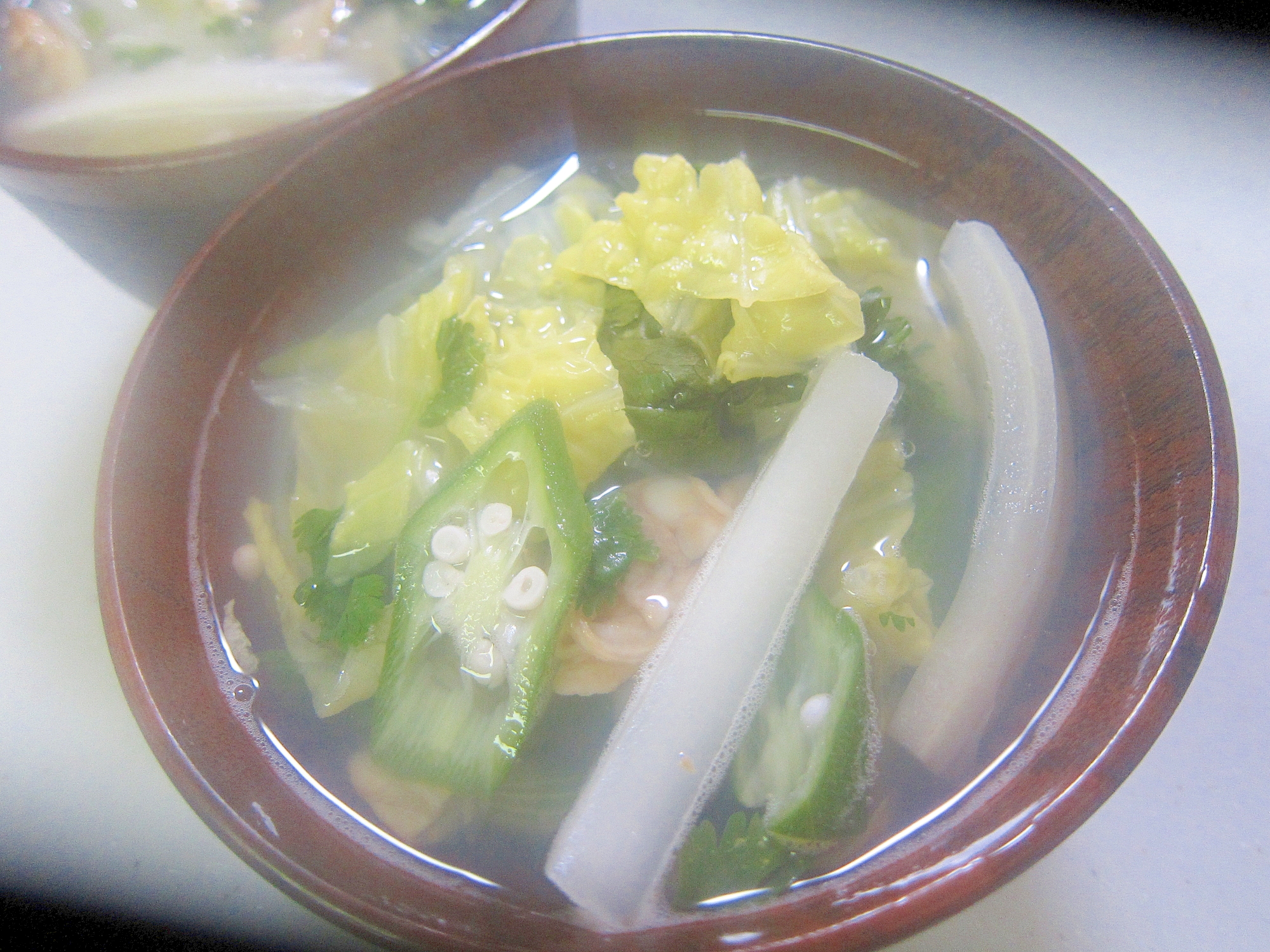 浅蜊白菜オクラのベトナム風香菜スープ
