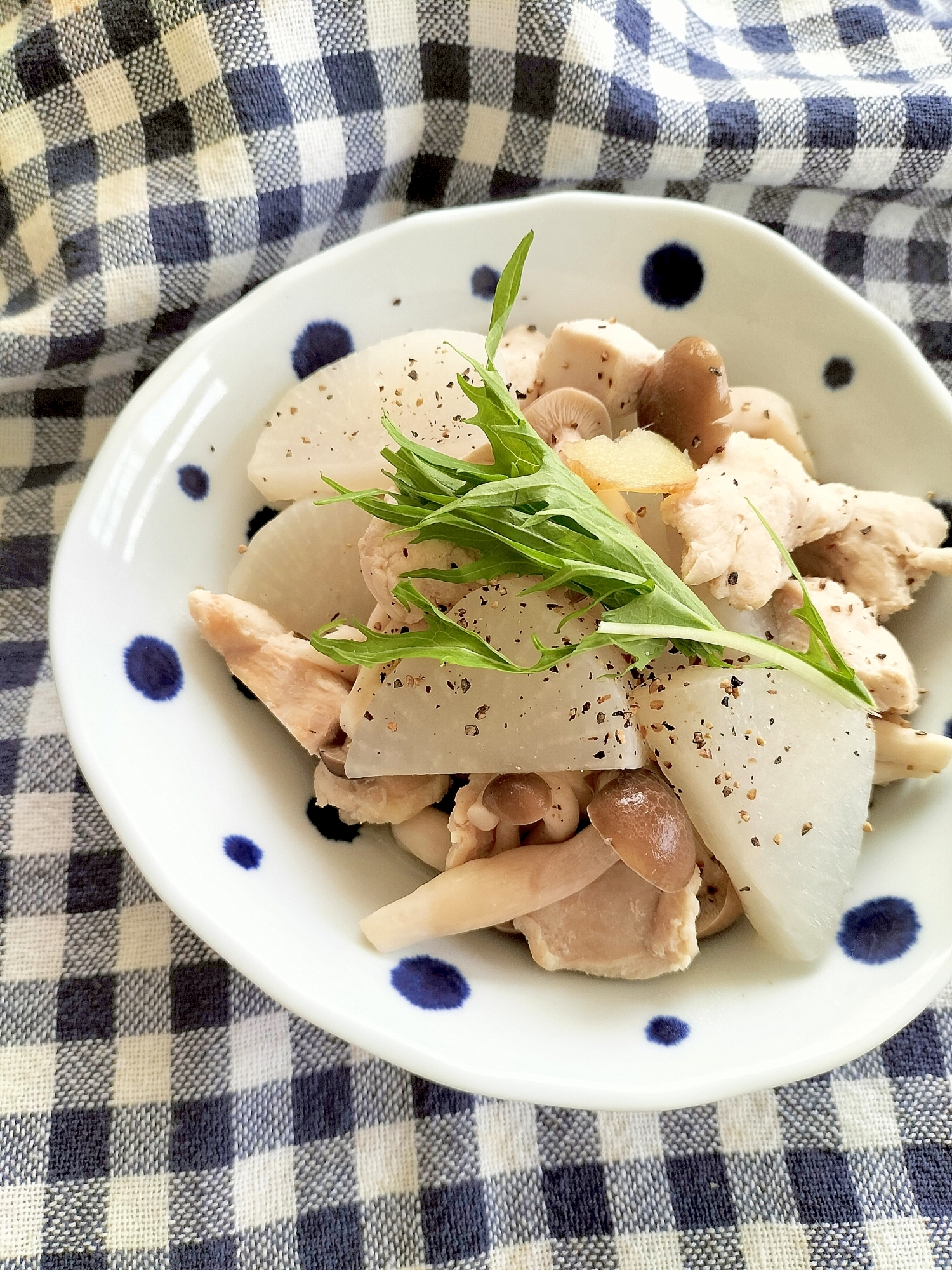 大根と鶏肉の鶏ガラ生姜煮♩