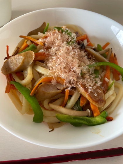 残り物の野菜と冷凍うどんで簡単！焼きうどん