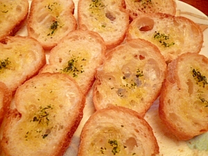 レンジで2分半でできる ガーリックラスク レシピ 作り方 By fairy tale 楽天レシピ レンジで2分半でできる ガーリックラスク レシピ 作り方 By fairy tale 楽天レシピ