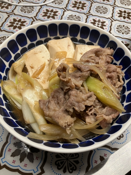 ご飯の上に乗せて、丼にしました。簡単に短時間で作れる上に美味しいので、また作ろうと思います。