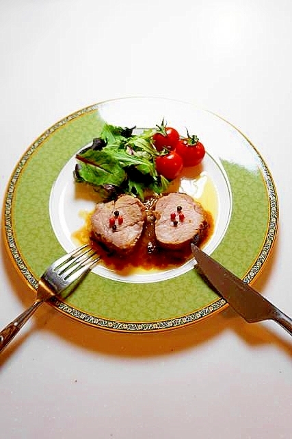 フライパンで低温調理風！豚ひれ肉のステーキ