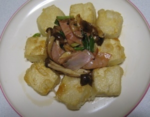 豆腐も主菜に～～野菜をのせて