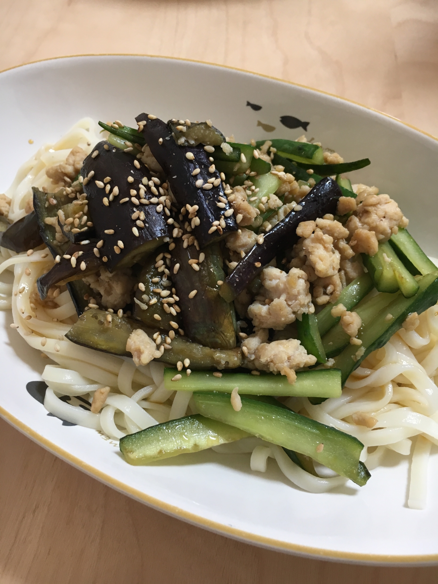 夏野菜のピリ辛まぜうどん