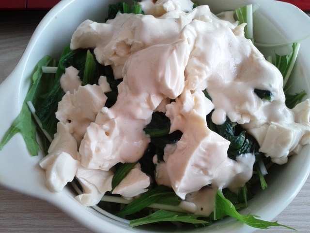 水菜とほうれん草の豆腐サラダ
