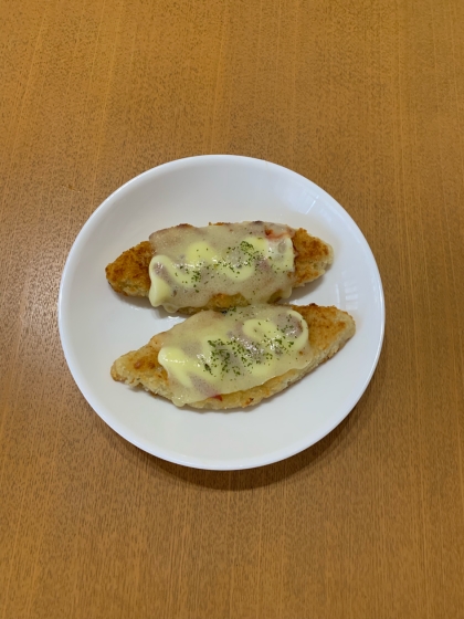ケチャ/マヨ/バジルで　チーズon白身魚フライ