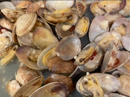 ガーリックバターしょう油☆黄金トリオのあさり酒蒸し