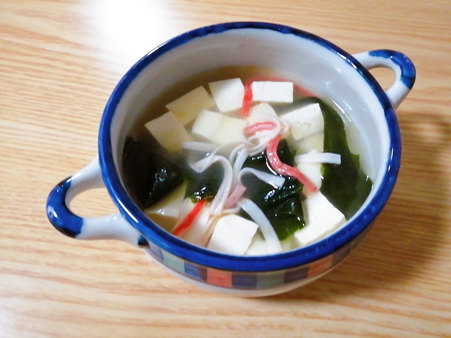 豆腐とカニカマとわかめの中華スープ