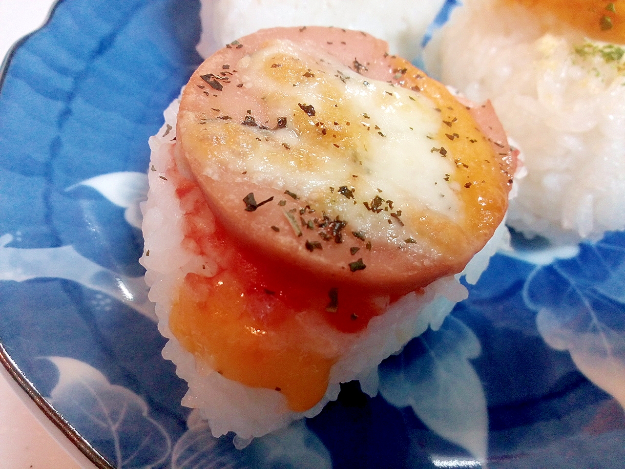 おさかなのハンバーグととろけるチーズの焼きおにぎり