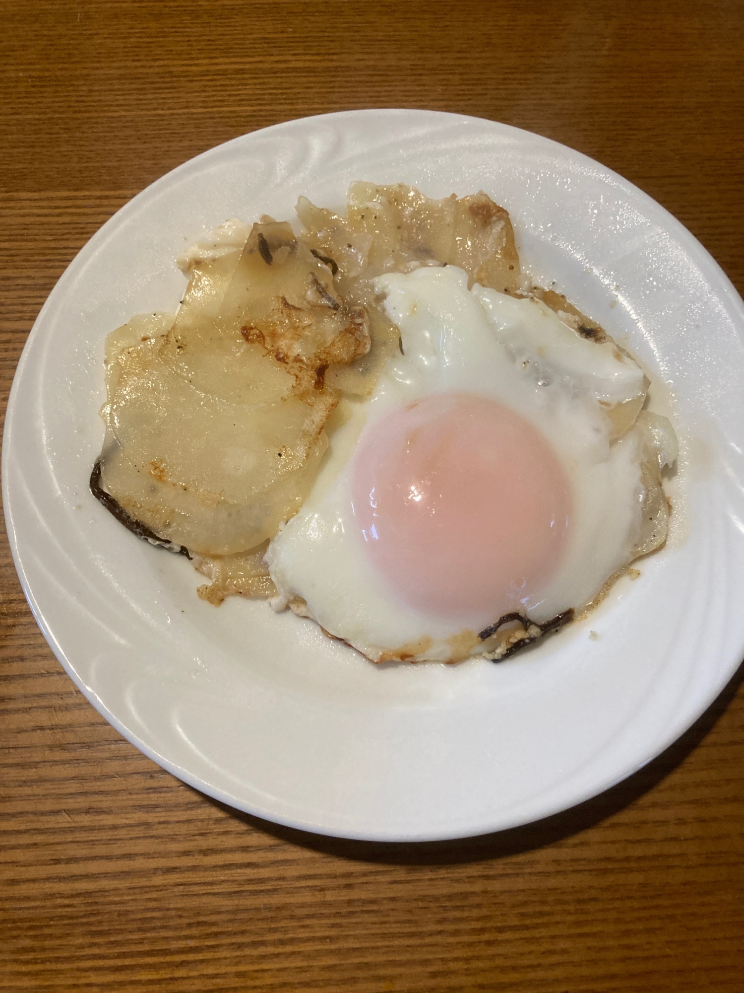 目玉焼き＊じゃがいもスライス塩昆布も