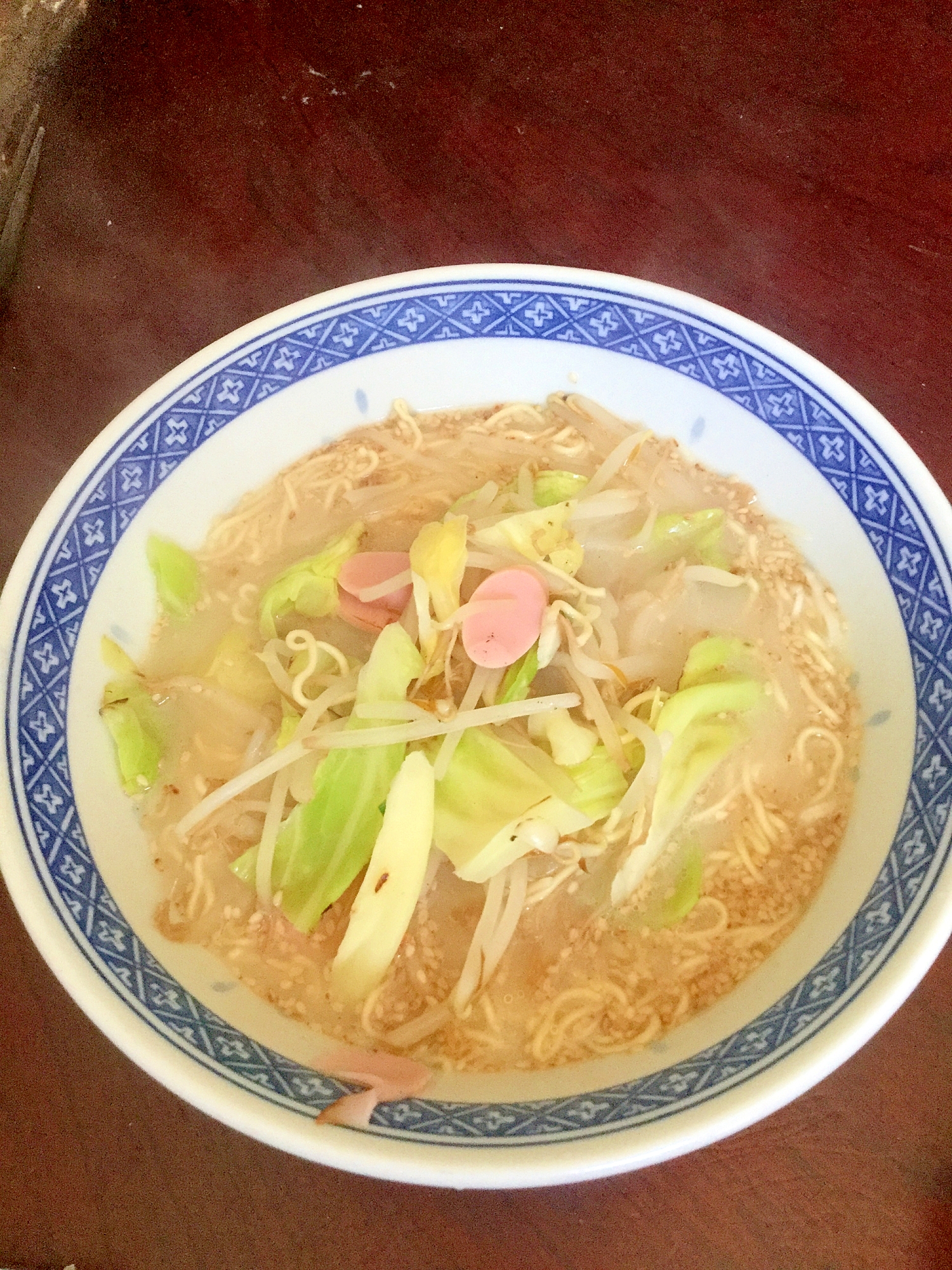 マルちゃん正麺豚骨＠魚肉ソーセージ入り野菜たっぷり