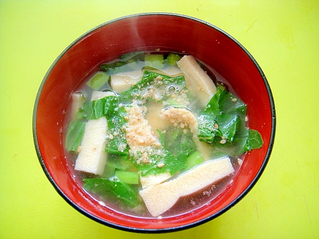 ごま風味❤高野豆腐と蕪の葉の味噌汁