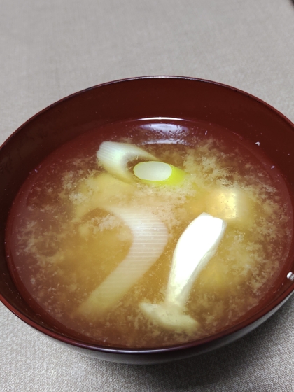 簡単⭐︎しめじ入り味噌汁