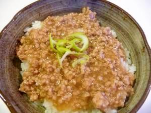 １度で２度おいしい♪ひき肉丼♪