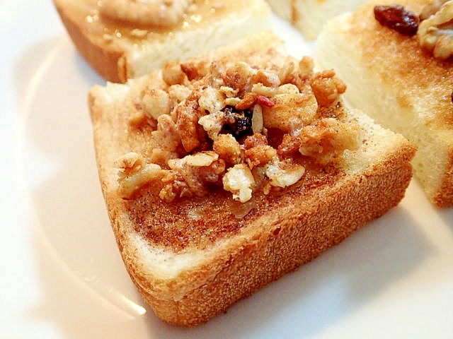 コーヒーソフトとフルーツグラノーラのミニ食パン