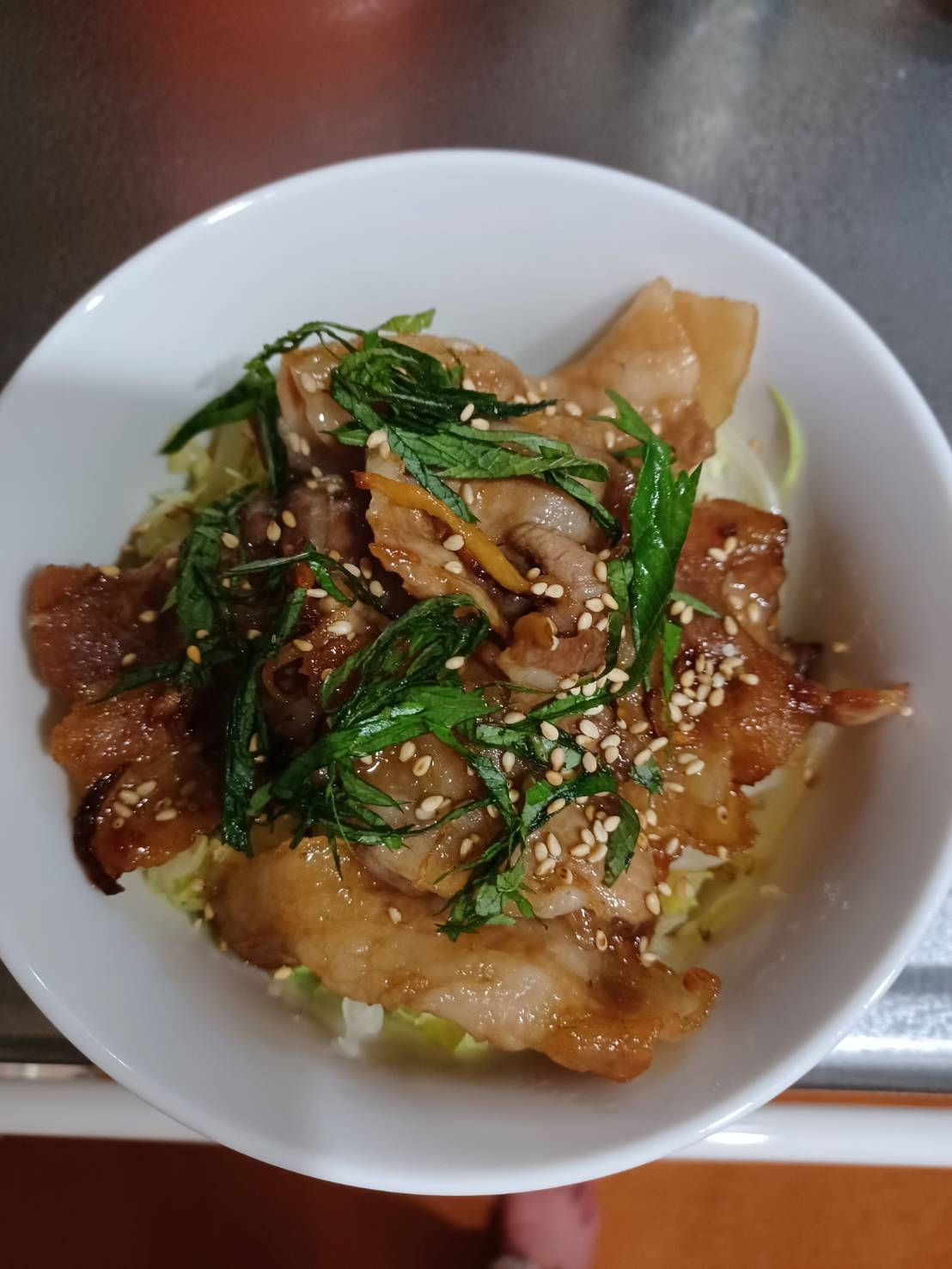 キャベツたっぷり　豚バラ照り焼き丼