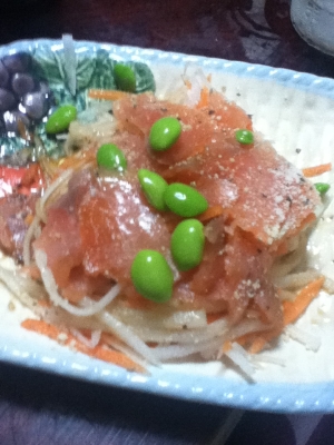 スモークサーモンの枝豆とシャキシャキサラダ