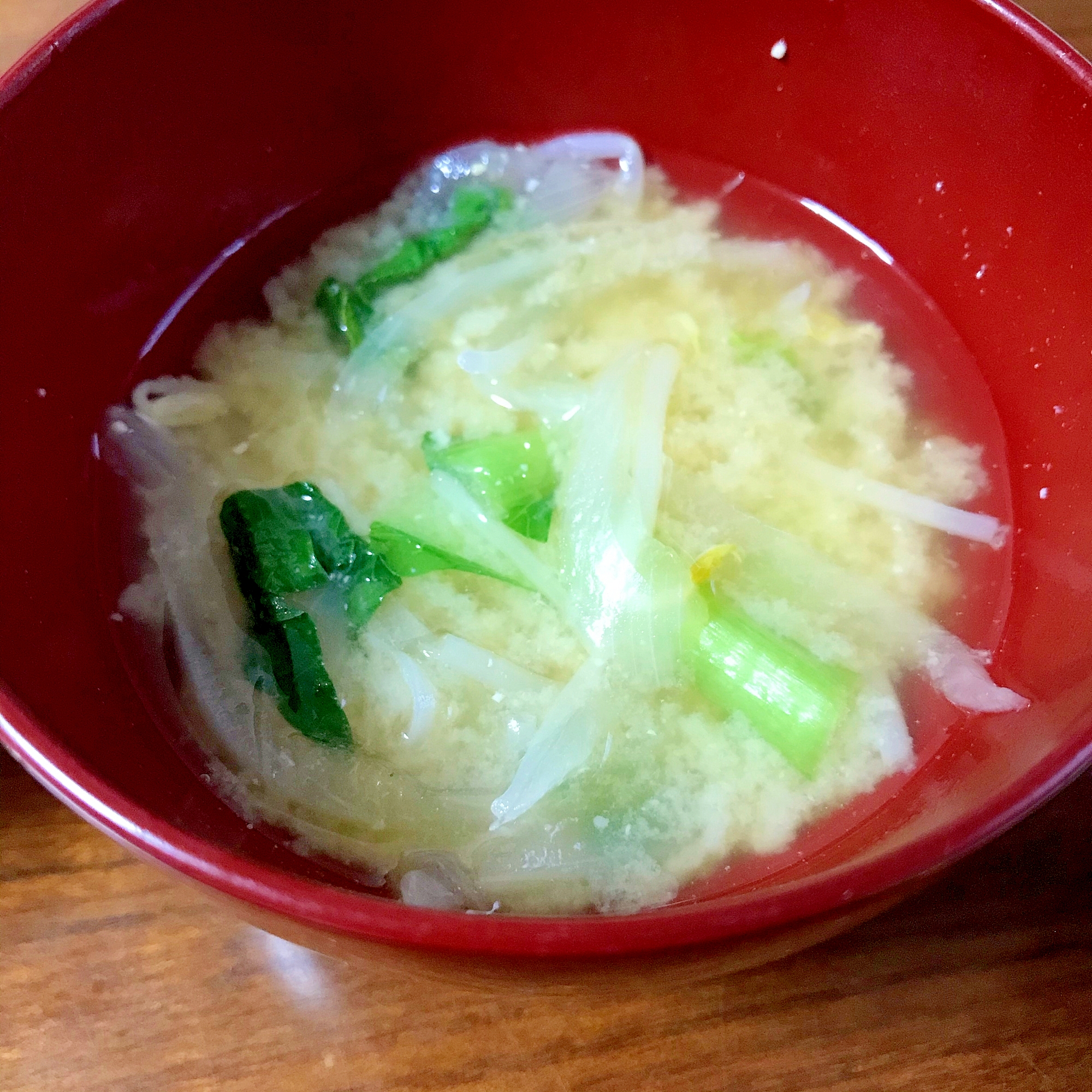 小松菜と玉ねぎともやしの味噌汁