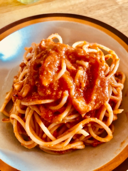 カプリチョーザ風トマトとニンニクのスパゲッティ