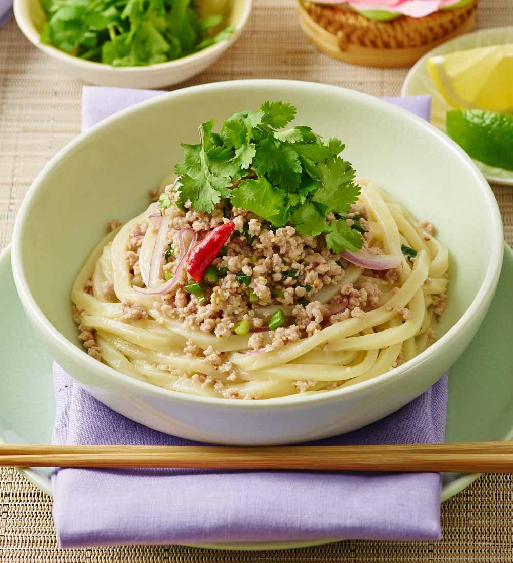タイ風ピリ辛うどん(パクチーのせ)
