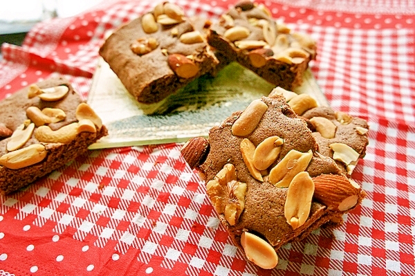 病みつき注意！男子を虜にしたナッツチョコケーキ♪