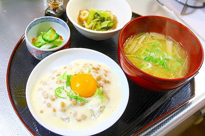 とろとろ納豆の黄身のっけ＊丼