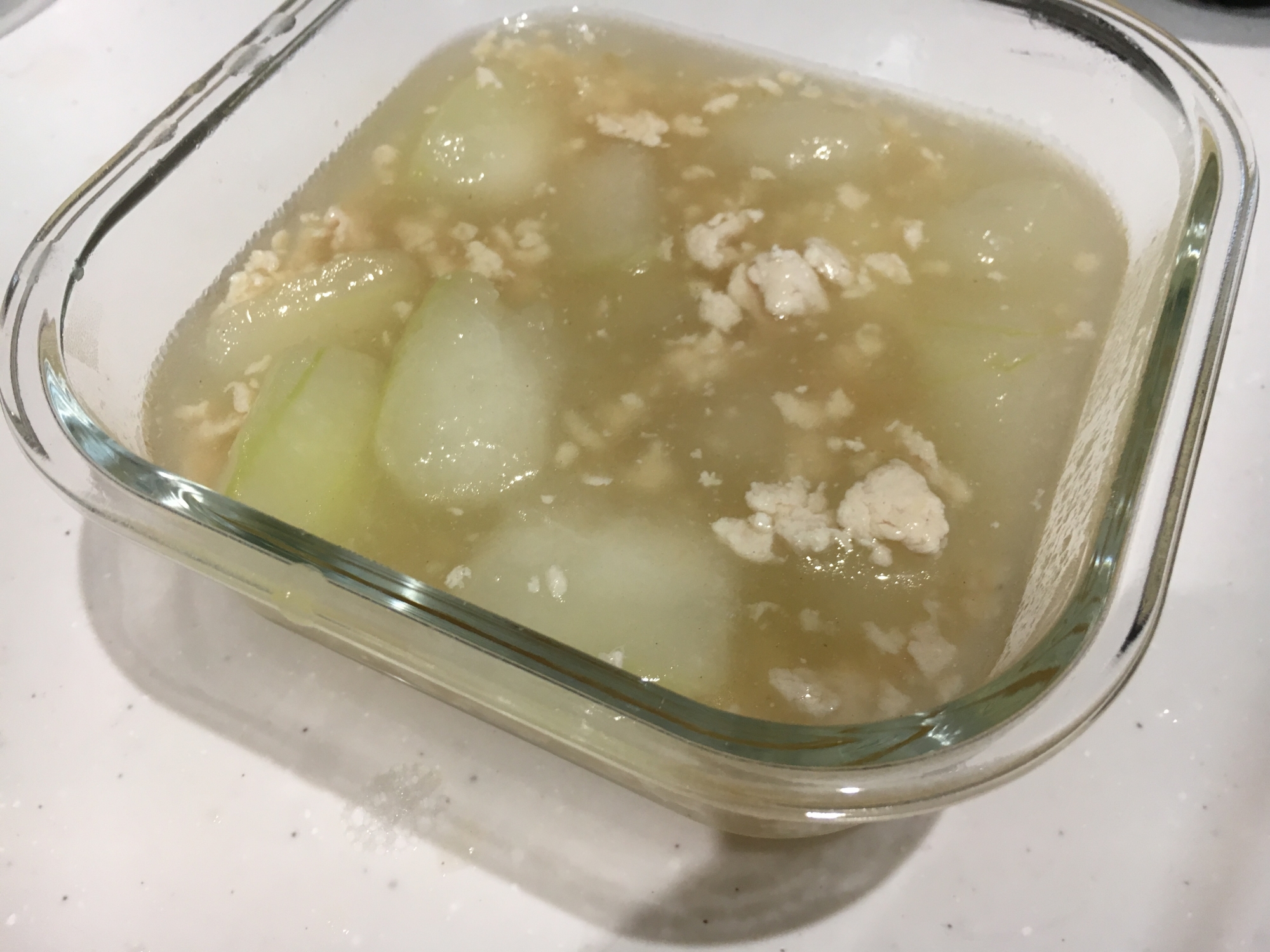冬瓜とそぼろのあっさり煮。塩と生姜で味付け