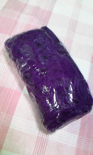 きれいな紫色♪紫芋クリーム♪