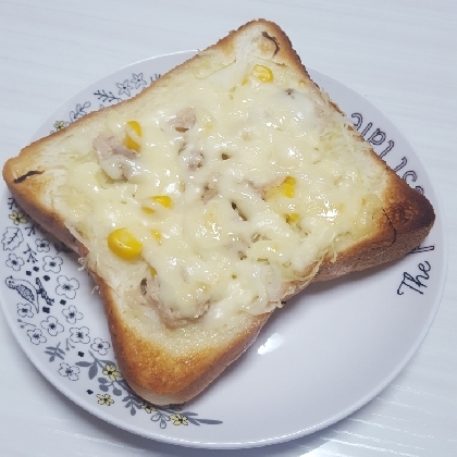 ツナ＆コーンのチーズトースト