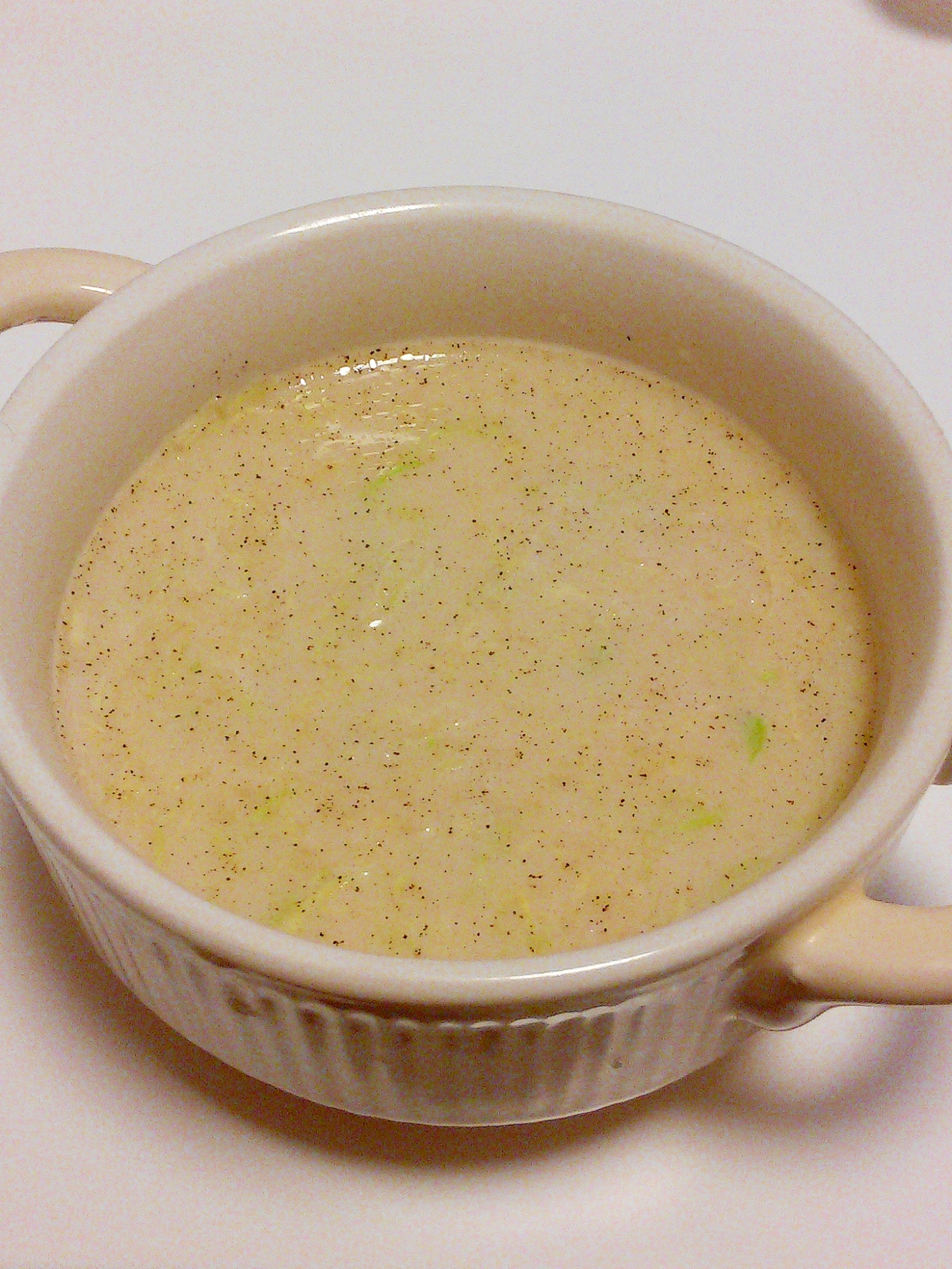 レンジで簡単★千切りキャベツの豆乳スープ