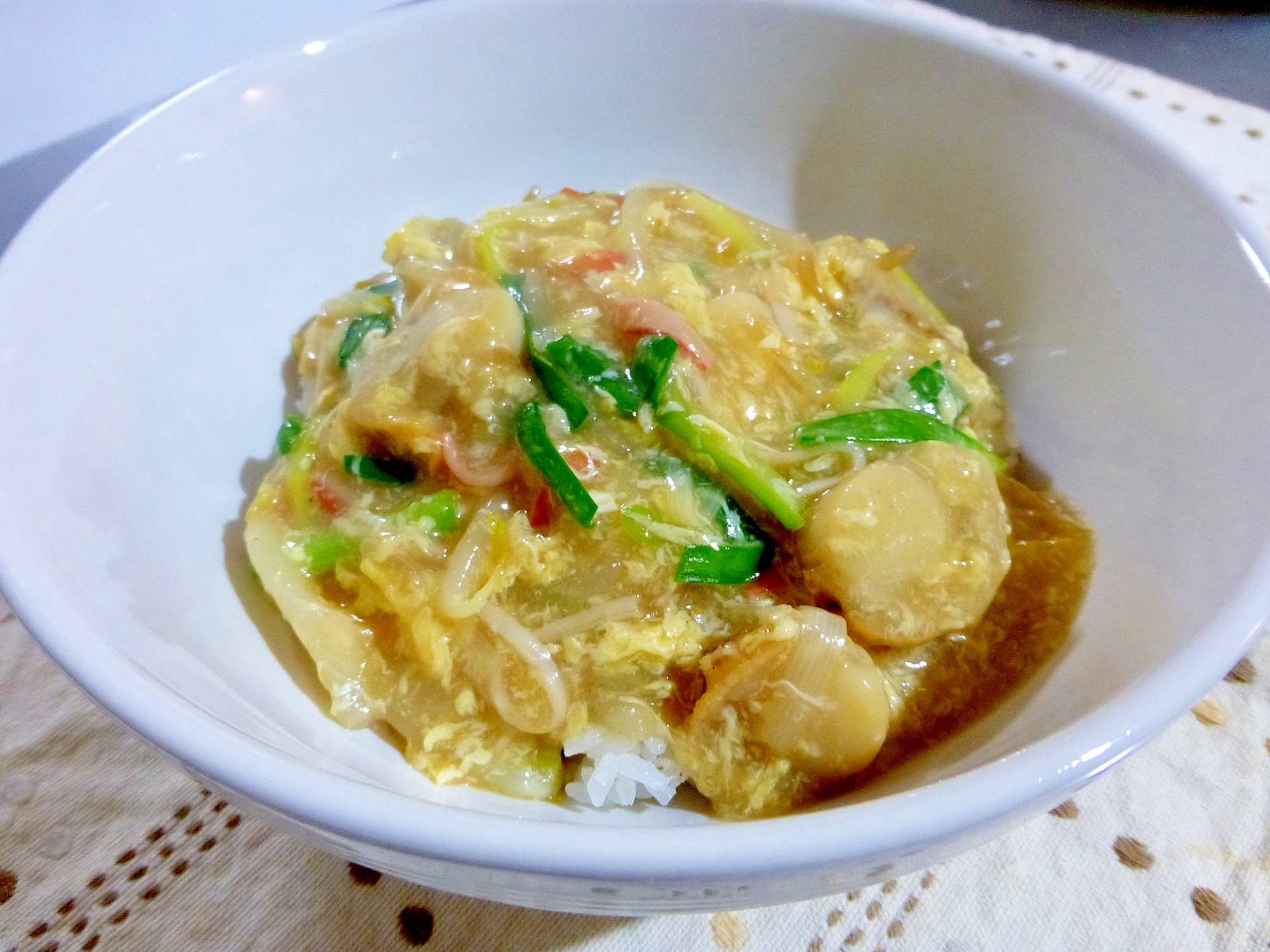 ベビーホタテの玉子あんかけ丼