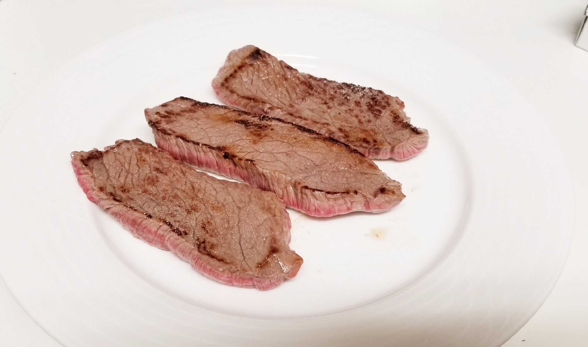 国産和牛もも肉ステーキの、ミディアムレアの焼き方