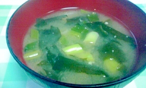 簡単 3種のネギとカットわかめの味噌汁 レシピ 作り方 By Ponta634 楽天レシピ