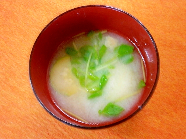 ズッキーニ・とうみょうの味噌汁