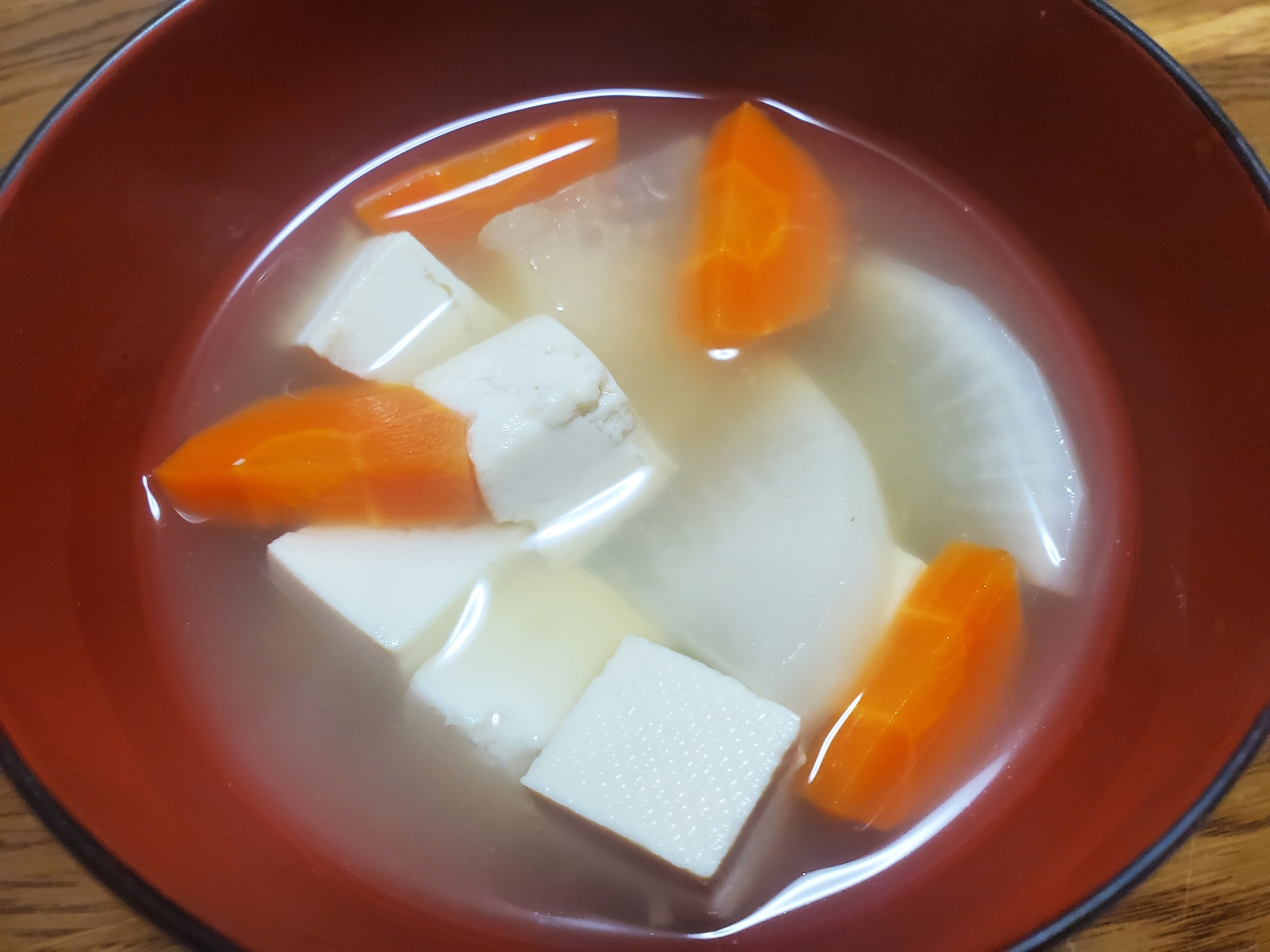 豆腐と野菜の醤油汁