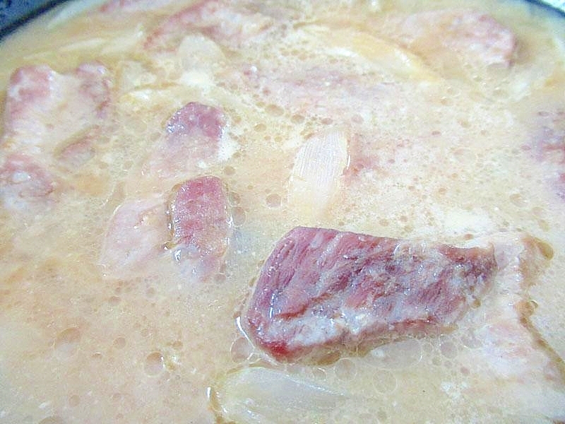 豚と玉ねぎの味噌煮