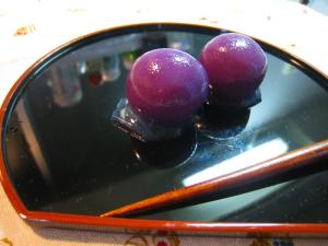 紫芋であんこ玉