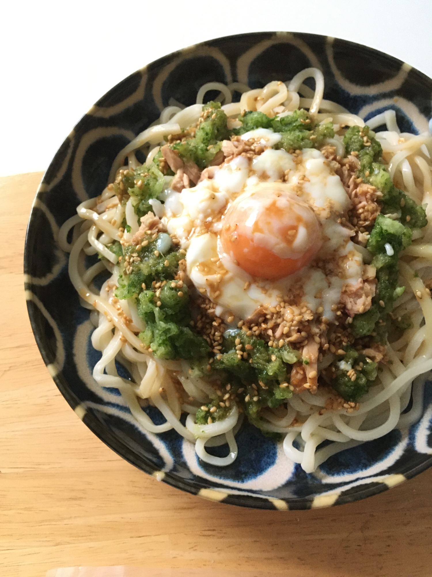 擦り下ろしきゅうりとツナのさっぱりサラダうどん。