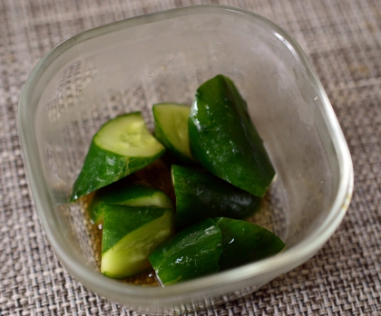 こんにちわ♪ポリ袋で簡単に作れるので、洗いものもないのでいいですね (^_^)
ポリポリした食感で美味しかったです♪
箸休めにピッタリですね☆ごちそう様でした♥