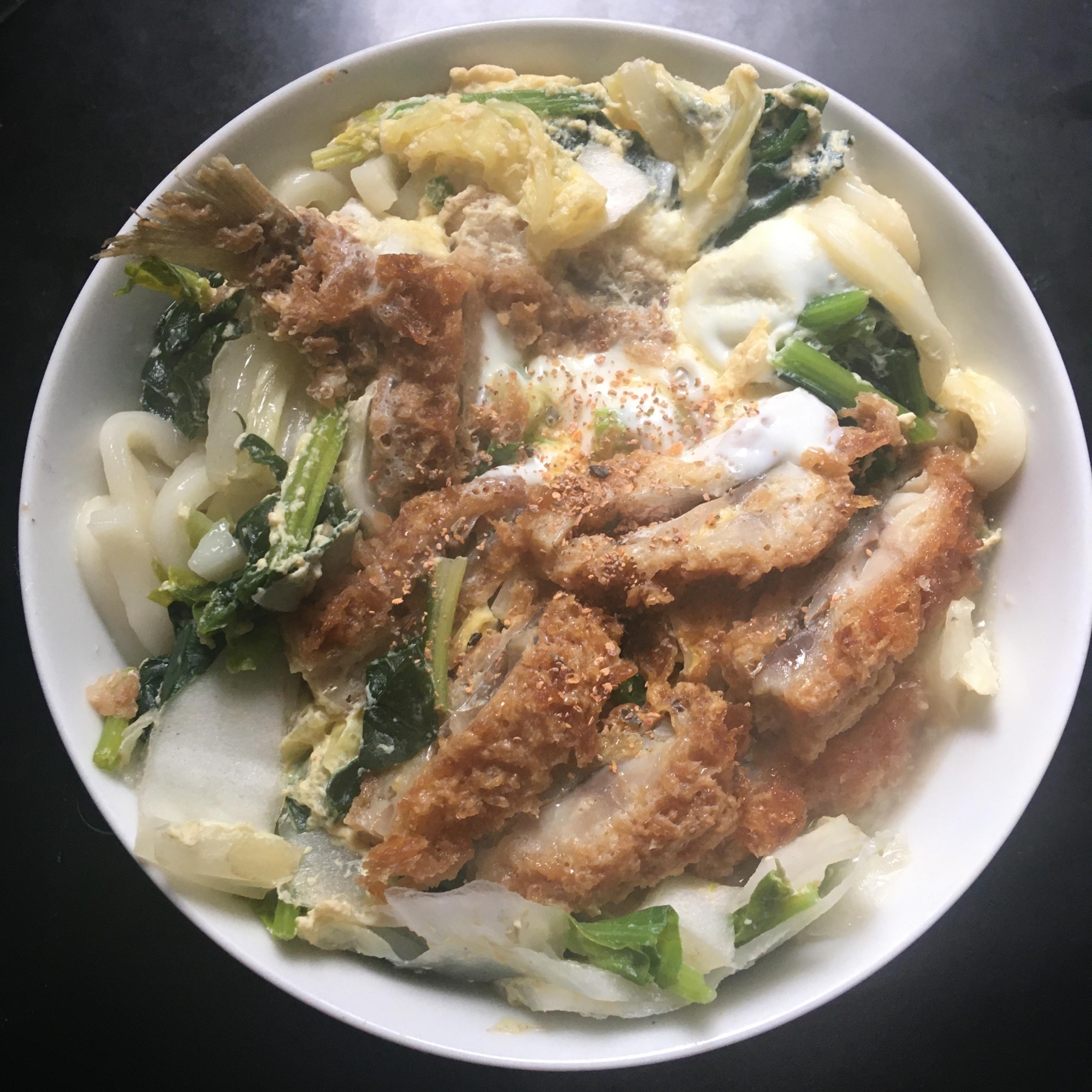 白菜、ほうれん草、アジフライの卵うどん