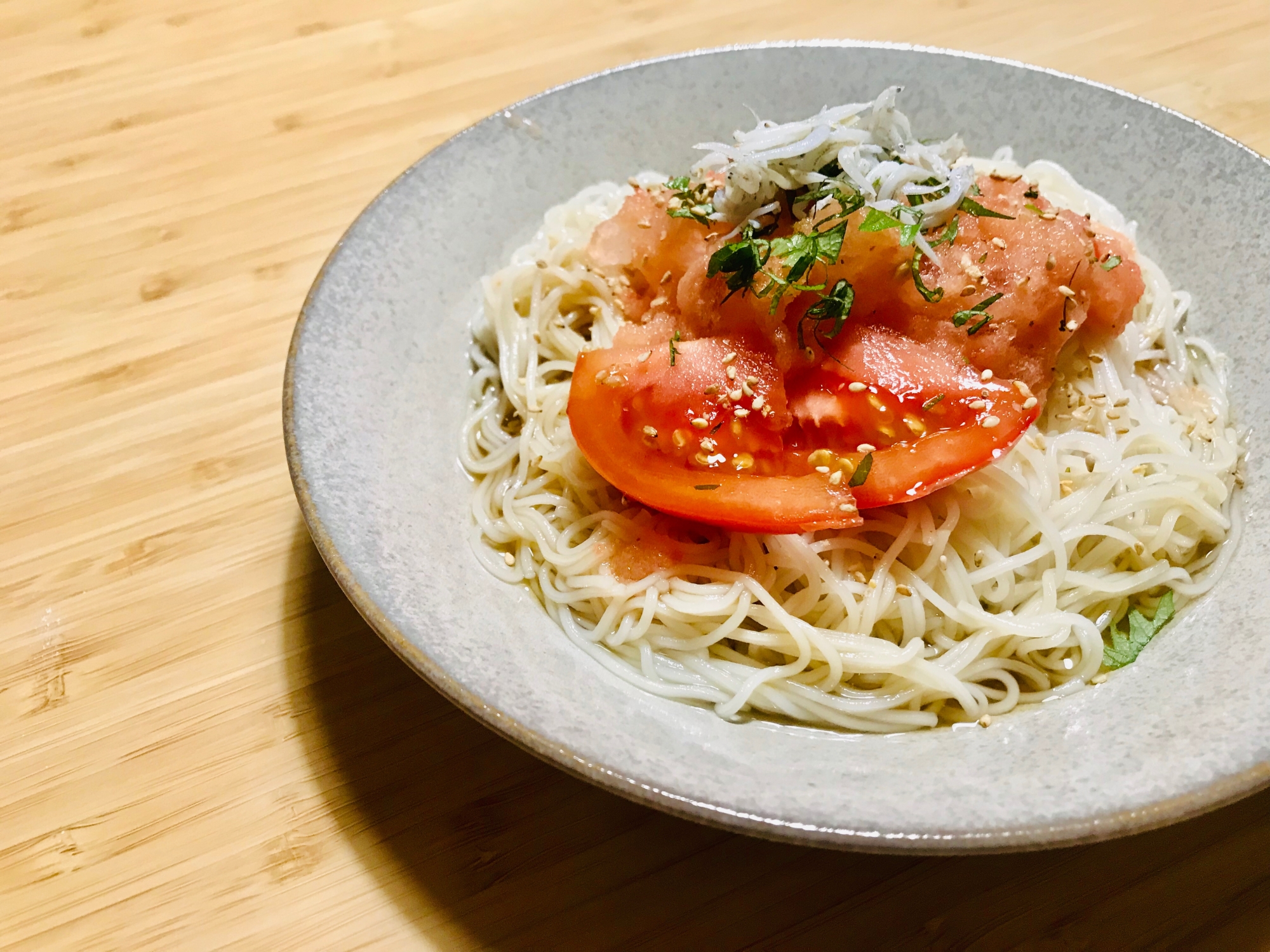 3分調理で冷え冷え！トマトかき氷としらすの素麺