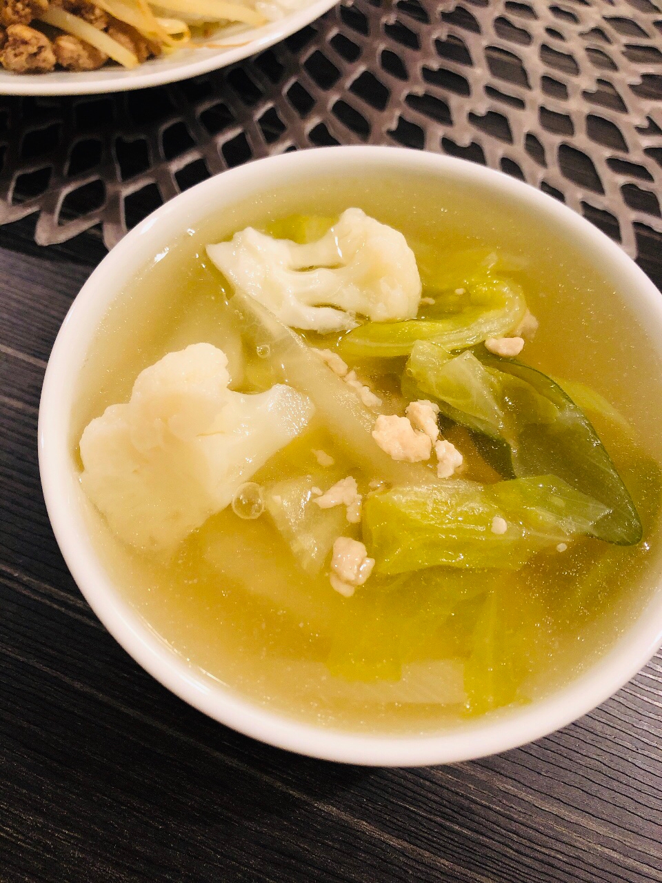 カリフラワーと白菜と深ねぎの中華スープ